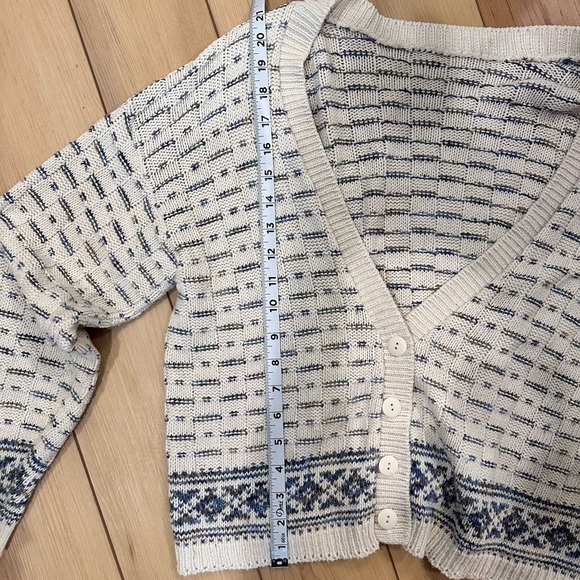 Women’s Cardigan - Picture 7 of 8